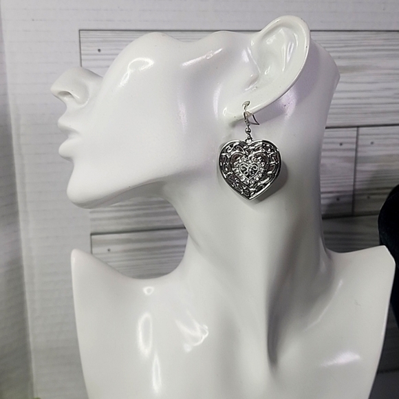 Silver Heart Necklace and Earrings Set Toggle Clasp New - Picture 3 of 7